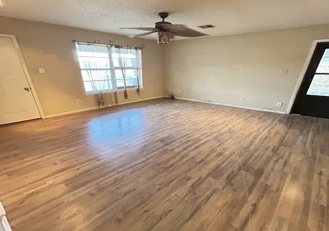 Photo 3 of Single family home for sale at 506 N Avenue X, Clifton, TX 76634 | MLS# 21365943 | Listing updated on 2026-10-05
