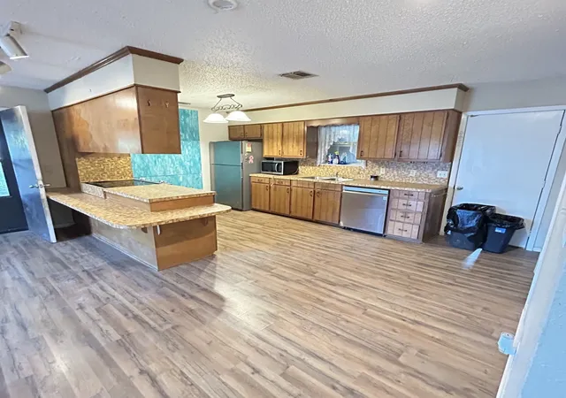 Photo 3 of Single family home for sale at 506 N Avenue X, Clifton, TX 76634 | MLS# 21365943 | Listing updated on 2026-10-05