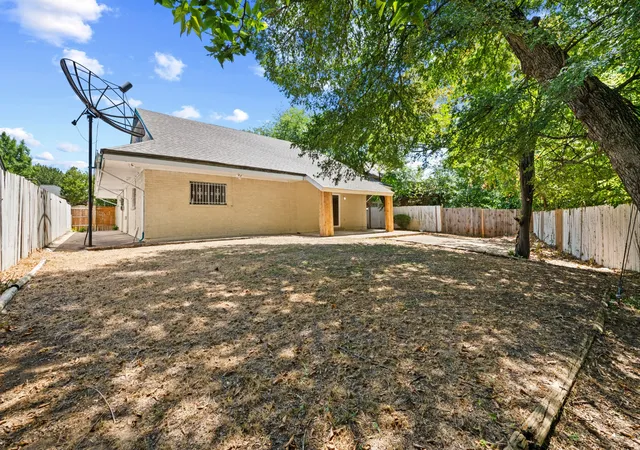 Photo 28 of Single family home for sale at 215 Johnson Dr, Duncanville, TX 75116 | MLS# 21364056 | Listing updated on 2026-08-21