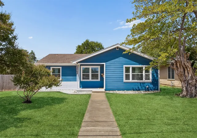 Photo 1 of Single family home for sale at 3290 Olive Pl, Fort Worth, TX 76116 | MLS# 21361560 | Listing updated on 2026-08-30
