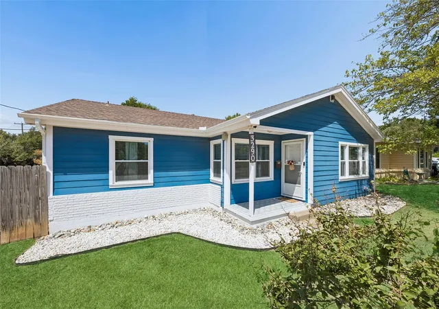 Photo 2 of Single family home for sale at 3290 Olive Pl, Fort Worth, TX 76116 | MLS# 21361560 | Listing updated on 2026-08-30