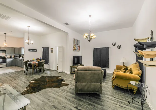 Photo 3 of Single family home for sale at 2514 Columbus Ave, Fort Worth, TX 76164 | MLS# 21365937 | Listing updated on 2026-08-24