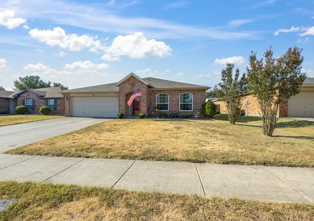 Photo 3 of Single family home for sale at 3446 Charing Cross Rd, Midlothian, TX 76065 | MLS# 21365501 | Listing updated on 2026-10-02