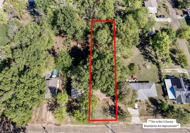 Photo 2 of Single family home for sale at 1306 W 10th Street, Mt Pleasant, TX 75455 | MLS# 21365974 | Listing updated on 2026-10-06