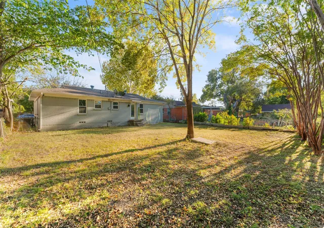 Photo 1 of Single family home for sale at 1429 Crestridge Dr, Mesquite, TX 75149 | MLS# 21366000 | Listing updated on 2026-10-02