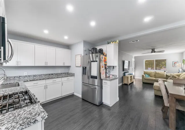 Photo 1 of Single family home for sale at 1429 Crestridge Dr, Mesquite, TX 75149 | MLS# 21366000 | Listing updated on 2026-08-22