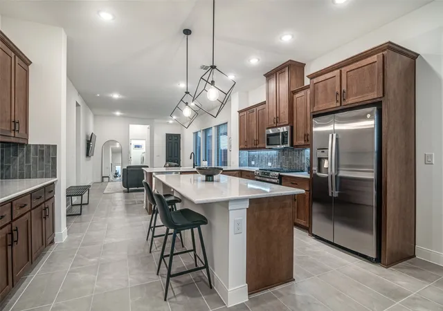 Photo 4 of Single family home for sale at 2133 Jade Forest Ln, Mesquite, TX 75181 | MLS# 21365821 | Listing updated on 2026-08-21