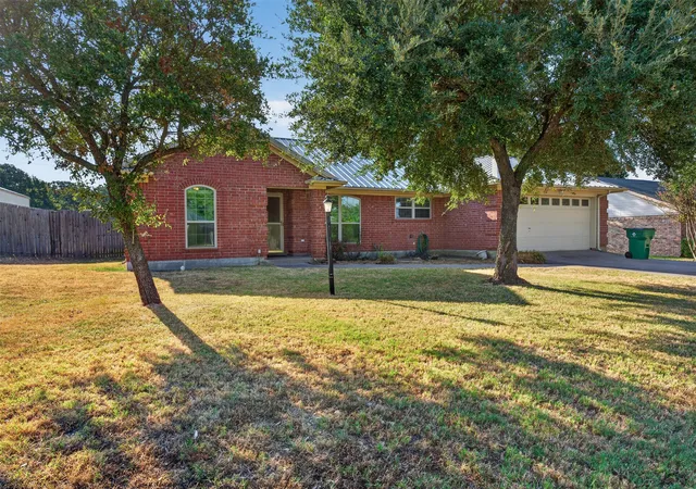 Photo 1 of Single family home for sale at 304 Edgehill Rd, Joshua, TX 76058 | MLS# 21364828 | Listing updated on 2026-10-05