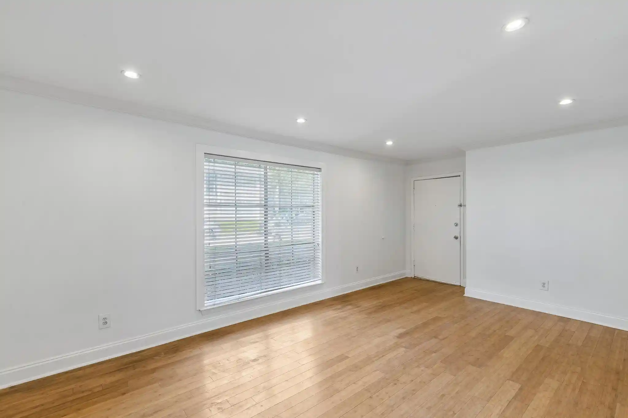 Listing Photo 1 - Condo for sale in building located at 10240 Regal Oaks Dr, Dallas, TX 75230 - Unit #B