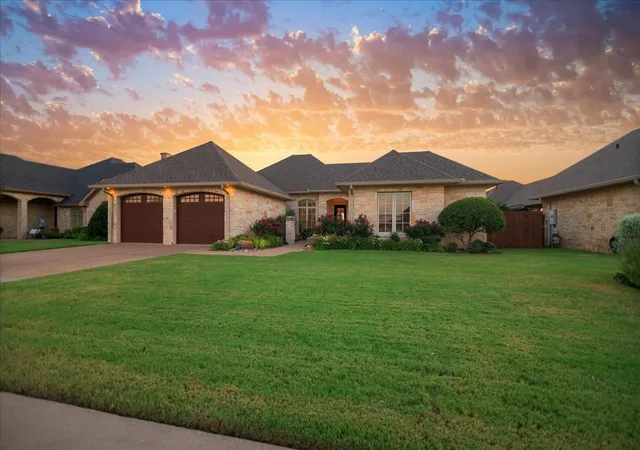 Photo 1 of Single family home for sale at 1608 Ridgewood Dr, Waco, TX 76710 | MLS# 21366053 | Listing updated on 2026-09-24