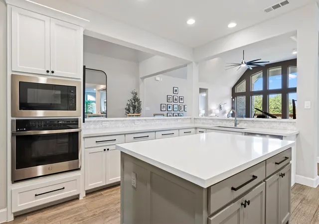 Photo 3 of Single family home for sale at 2825 Shane Dr, Midlothian, TX 76065 | MLS# 21362105 | Listing updated on 2026-09-30