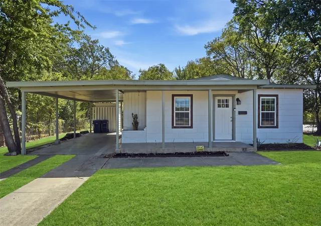 Photo 1 of Sale Pending at 5797 6th Ave, Fort Worth, TX 76134 | MLS# 21366052 | Listing updated on 2026-10-01