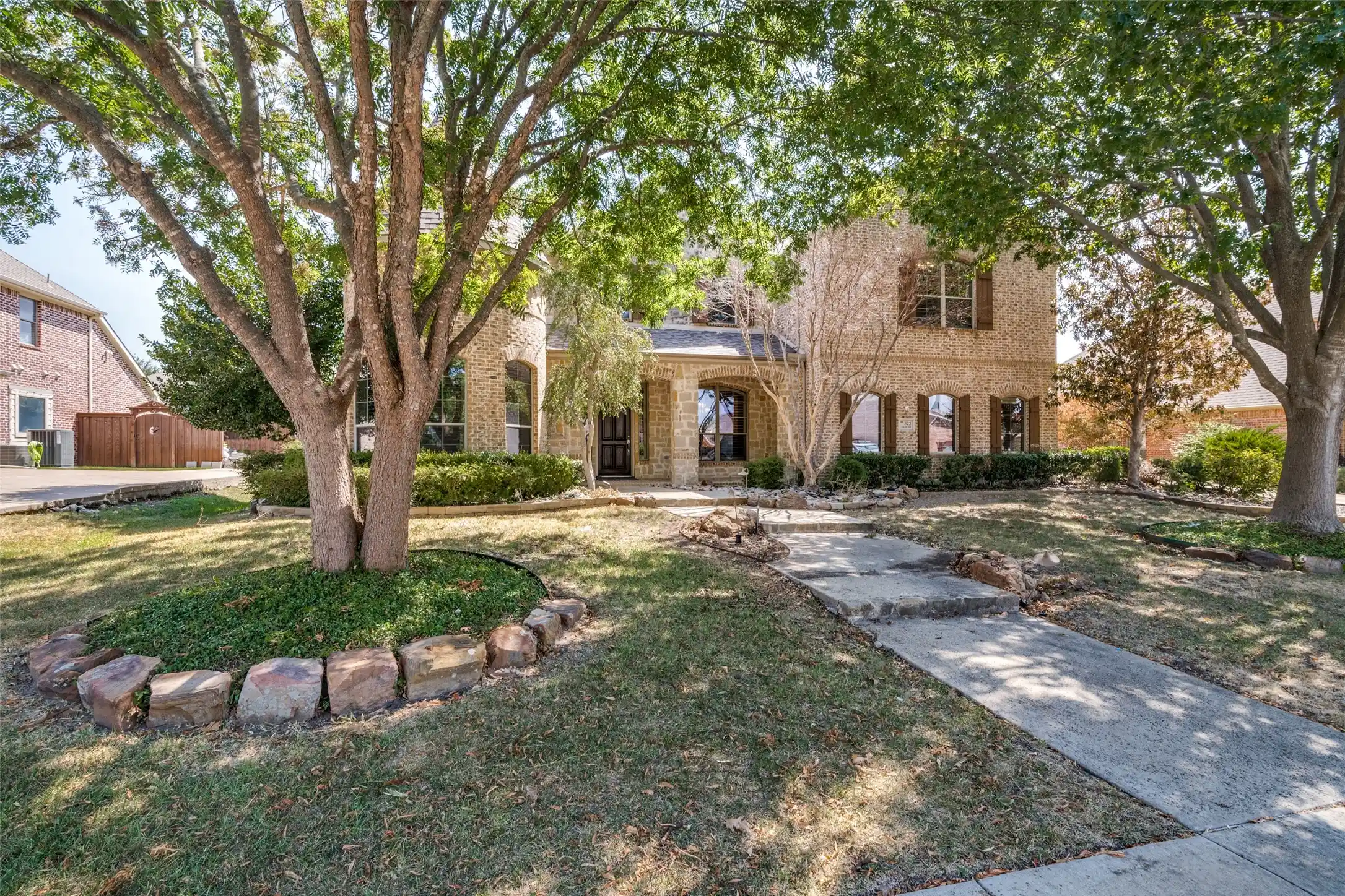 Single family home for sale at 522 Oakhurst Dr, Murphy, TX 75094 | MLS# 21366022