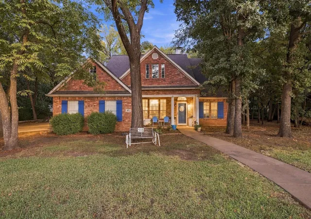 Photo 1 of Single family home for sale at 107 Lauren Ln, Pottsboro, TX 75076 | MLS# 21342200 | Listing updated on 2026-09-30