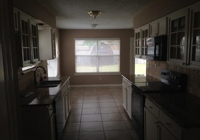 Photo 3 of Single family home for sale at 1608 Glenhill Ln, Lewisville, TX 75077 | MLS# 21304931 | Listing updated on 2026-09-03
