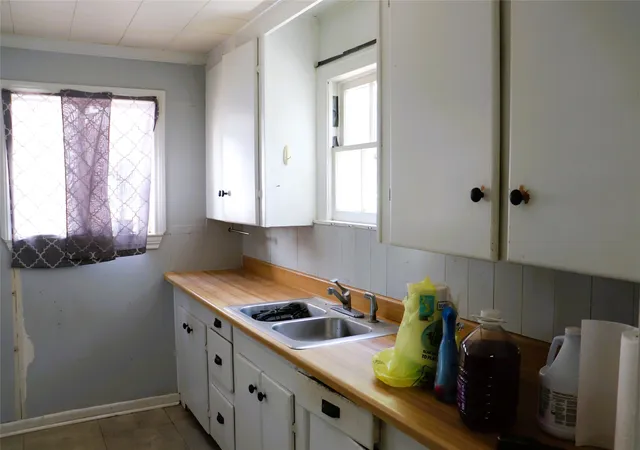Photo 4 of Single family home for sale at 4215 Gee St, Greenville, TX 75401 | MLS# 21364282 | Listing updated on 2026-08-21