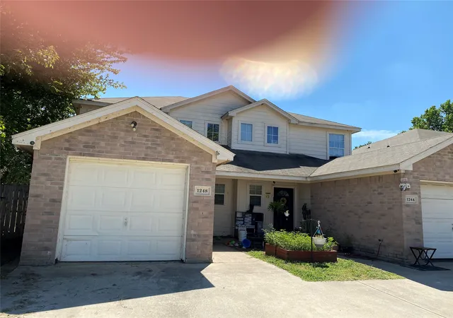 Photo 2 of Single family home for sale at 1248 Village Garden Pl Dr, Azle, TX 76020 | MLS# 21366174 | Listing updated on 2026-08-27