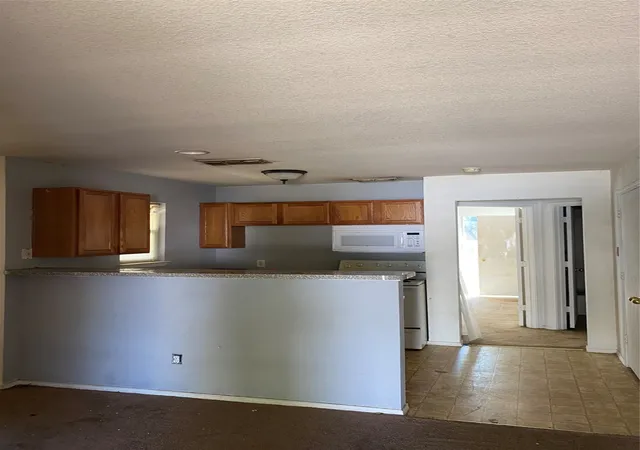 Photo 4 of Single family home for sale at 1248 Village Garden Pl Dr, Azle, TX 76020 | MLS# 21366174 | Listing updated on 2026-08-27