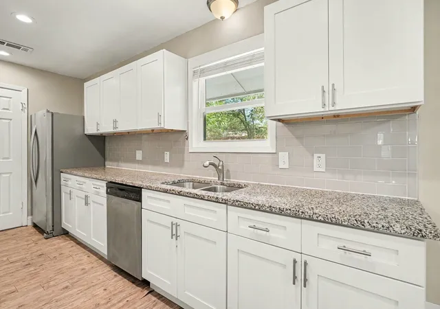 Photo 4 of Single family home for sale at 6705 Yosemite Dr, Fort Worth, TX 76112 | MLS# 21363670 | Listing updated on 2026-08-21