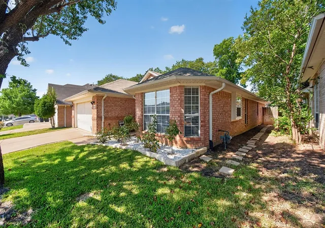 Photo 2 of Single family home for sale at 4413 Slick Rock Chase, Fort Worth, TX 76040 | MLS# 21366145 | Listing updated on 2026-08-22