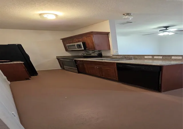 Photo 2 of Townhouse for sale at 2345 Aldergate Dr, Arlington, TX 76012 | MLS# 21365532 | Listing updated on 2026-10-05