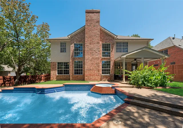 Photo 1 of Single family home for sale at 2525 Amber Ln, Flower Mound, TX 75028 | MLS# 21366010 | Listing updated on 2026-08-21