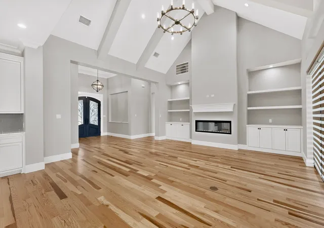 Photo 4 of Single family home for sale at 2055 Parkview Dr, Wills Point, TX 75169 | MLS# 21365880 | Listing updated on 2026-10-06