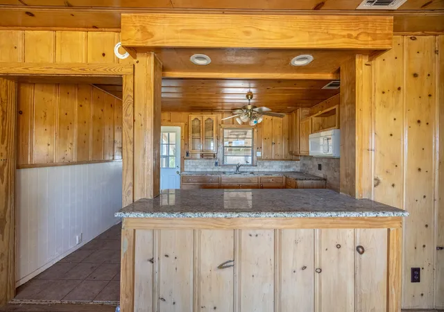 Photo 4 of Single family home for sale at 549 County Road 4699, Boyd, TX 76023 | MLS# 21365393 | Listing updated on 2026-08-21