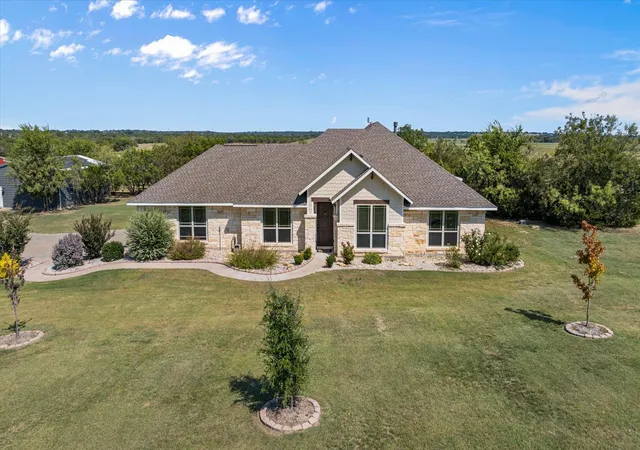 Photo 3 of Single family home for sale at 120 Private Road 2658, Walnut Springs, TX 76690 | MLS# 21361438 | Listing updated on 2026-08-21