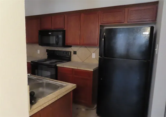 Photo 4 of House for sale at 345-347 Schirra Ct, Lavon, TX 75166 | MLS# 21357961 | Listing updated on 2026-09-02