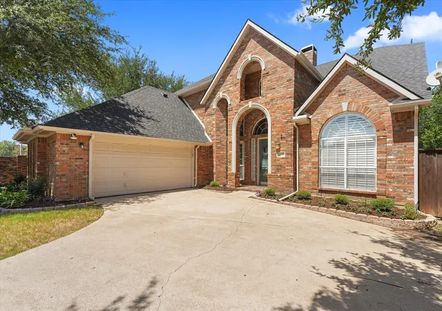 Photo 2 of Single family home for sale at 2105 Birdwood Cir, Corinth, TX 76210 | MLS# 21366168 | Listing updated on 2026-09-03