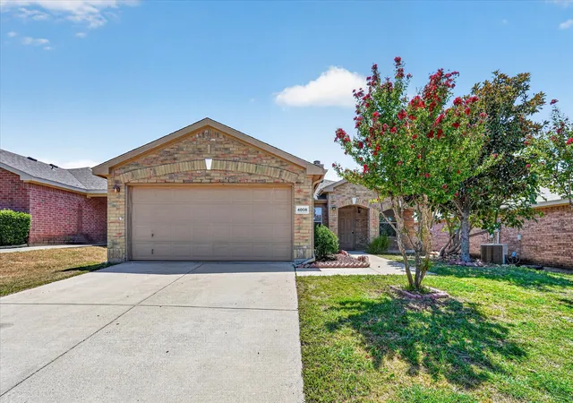 Photo 1 of Single family home for sale at 4008 Mantis St, Fort Worth, TX 76106 | MLS# 21366254 | Listing updated on 2026-09-05