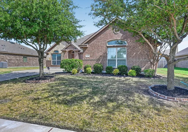 Photo 3 of Sale Pending at 1107 Fairhaven Dr, Glenn Heights, TX 75154 | MLS# 21366161 | Listing updated on 2026-09-03