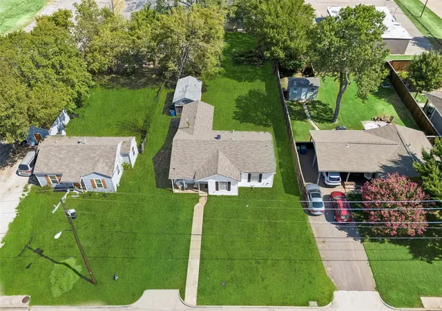 Photo 2 of Land for sale at 809 E Wall St, Grapevine, TX 76051 | MLS# 21366298 | Listing updated on 2026-08-24