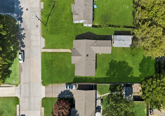 Photo 3 of Land for sale at 809 E Wall St, Grapevine, TX 76051 | MLS# 21366298 | Listing updated on 2026-08-24