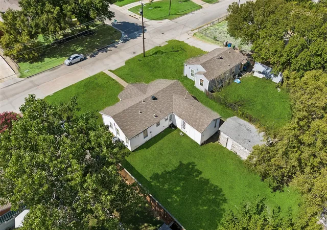 Photo 4 of Land for sale at 809 E Wall St, Grapevine, TX 76051 | MLS# 21366298 | Listing updated on 2026-08-24