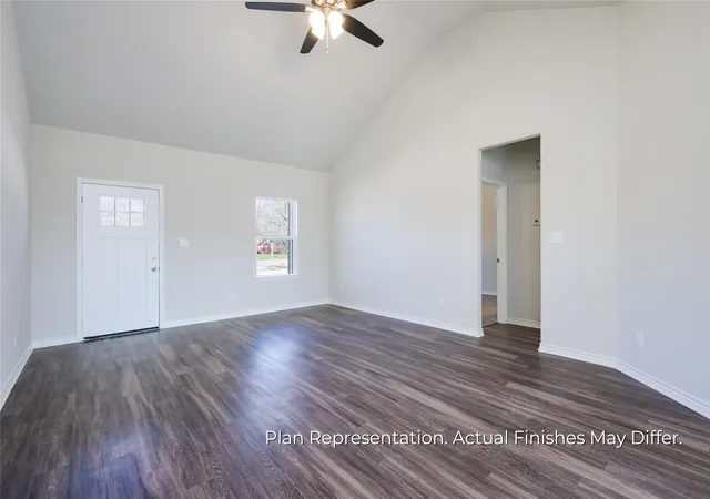 Photo 4 of Single family home for sale at 201 E Laura Ave, Quinlan, TX 75474 | MLS# 21366335 | Listing updated on 2026-08-21