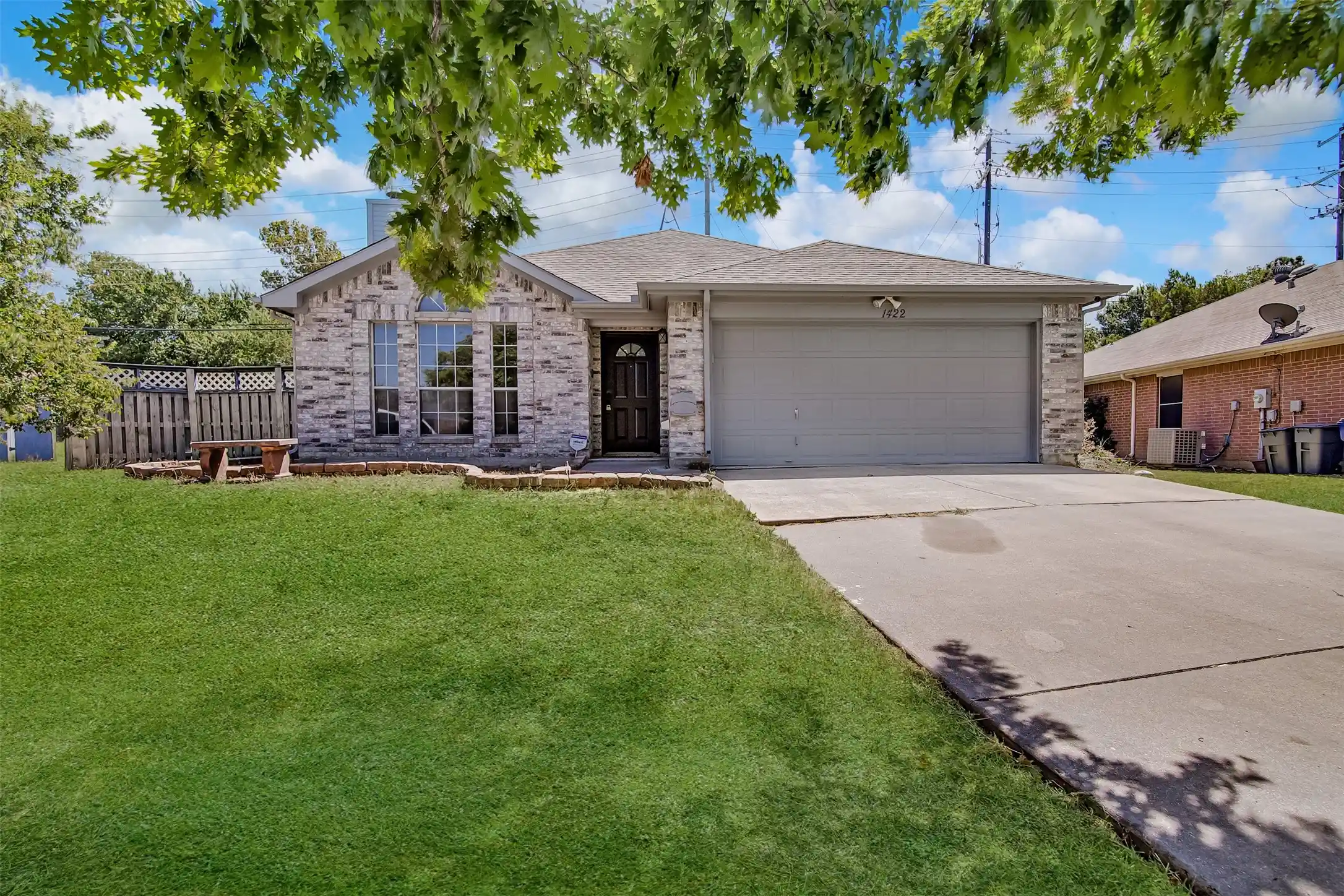 Photo 1 of Single family home for sale at 1422 Misty Meadow Dr, Midlothian, TX 76065 | MLS# 21364073 | Listing updated on 2026-10-25