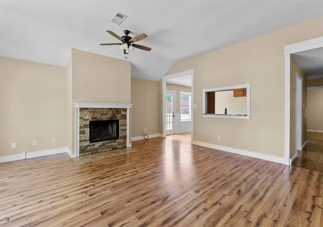 Photo 2 of Single family home for sale at 1422 Misty Meadow Dr, Midlothian, TX 76065 | MLS# 21364073 | Listing updated on 2026-10-02