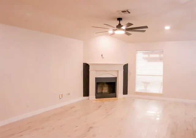 Photo 3 of Single family home for sale at 8217 Three Bars Dr, Fort Worth, TX 76179 | MLS# 21363009 | Listing updated on 2026-10-04