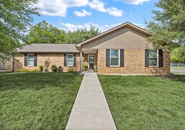 Photo 1 of Sale Pending at 241 Crockett Ln, Hewitt, TX 76643 | MLS# 21365502 | Listing updated on 2026-09-05