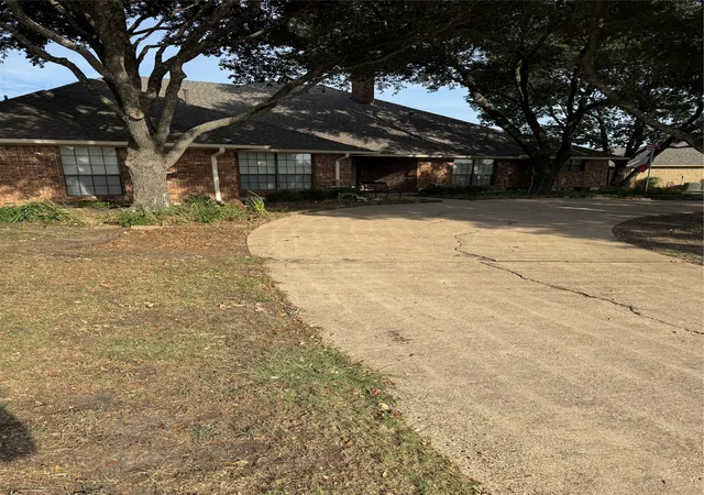 Photo 2 of Single family home for sale at 202 Suntide Dr, Sunnyvale, TX 75182 | MLS# 21366361 | Listing updated on 2026-08-21