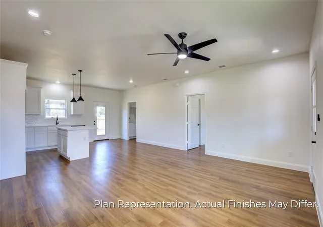 Photo 3 of Single family home for sale at 205 E Laura Ave, Quinlan, TX 75474 | MLS# 21366392 | Listing updated on 2026-08-22
