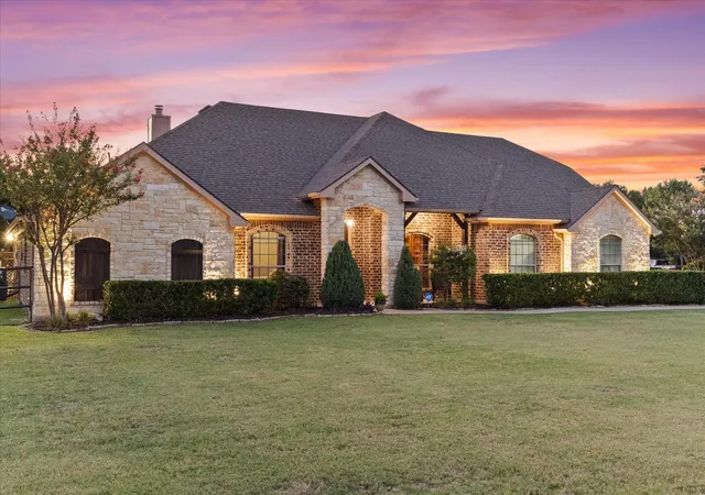 Photo 1 of Single family home for sale at 330 Cattlemans Trl, Royse City, TX 75189 | MLS# 21364088 | Listing updated on 2026-08-21