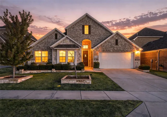 Photo 2 of Single family home for sale at 1916 Oakston Dr, Little Elm, TX 75033 | MLS# 21349123 | Listing updated on 2026-10-06