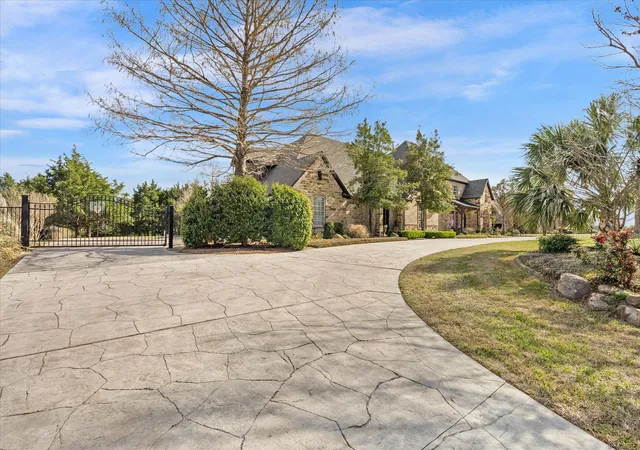 Photo 3 of Mansion for sale at 161 Ridgemont Dr, Heath, TX 75126 | MLS# 21366301 | Listing updated on 2026-09-05