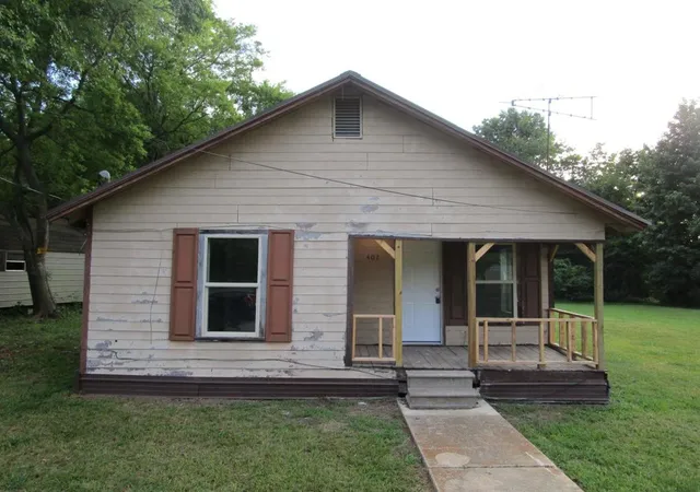 Photo 1 of Sale Pending at 402 Dorsey St, Linden, TX 75563 | MLS# 21366410 | Listing updated on 2026-09-20