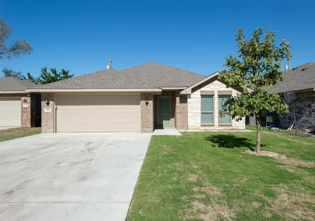 Photo 1 of Single family home for sale at 129 Westview Westview Dr, Gun Barrel City, TX 75156 | MLS# 21366300 | Listing updated on 2026-08-21