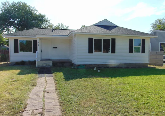 Photo 2 of Sale Pending at 1214 19th St, Grand Prairie, TX 75050 | MLS# 21347126 | Listing updated on 2026-08-31