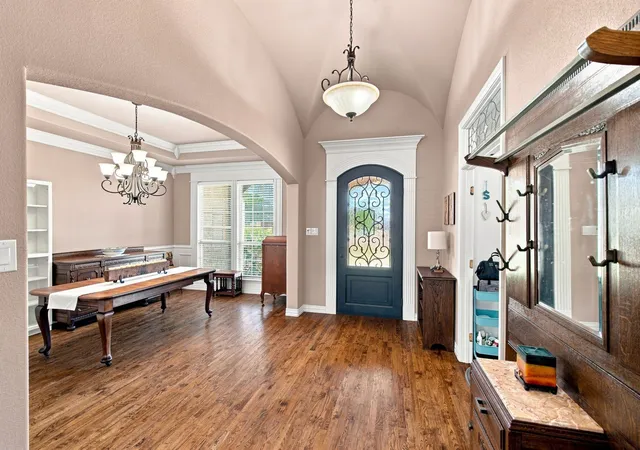 Photo 3 of Sale Pending at 911 Tate St, Mansfield, TX 76063 | MLS# 21366365 | Listing updated on 2026-09-02
